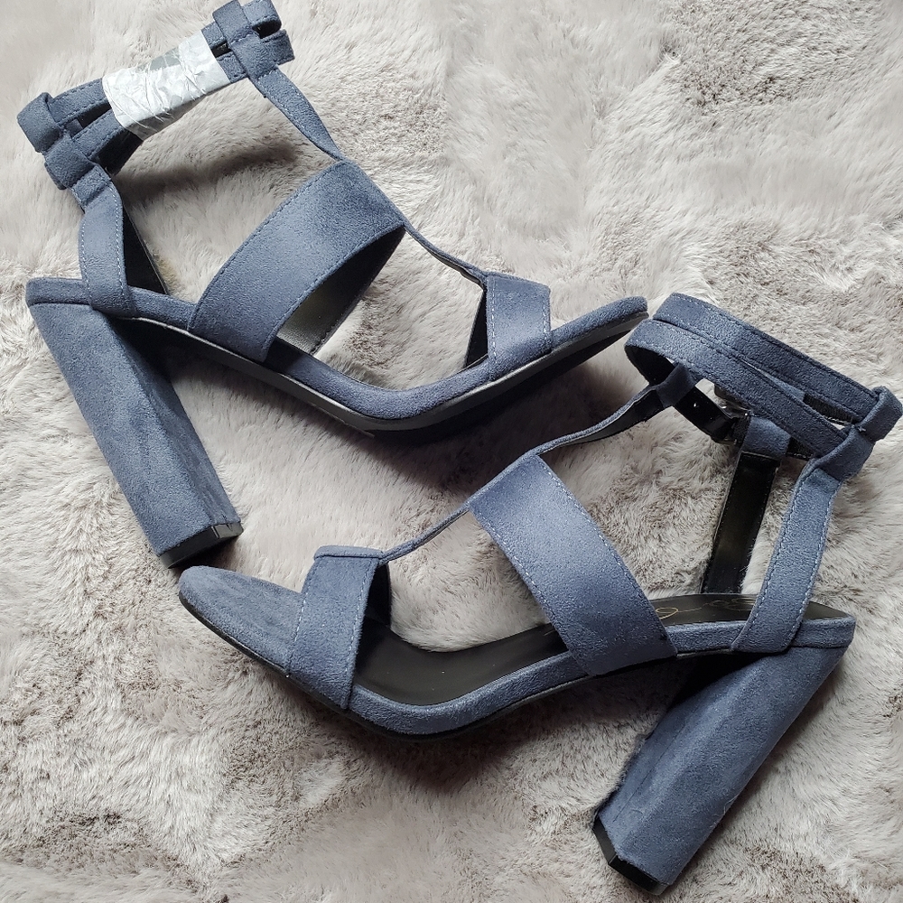 Blue sandal/heels